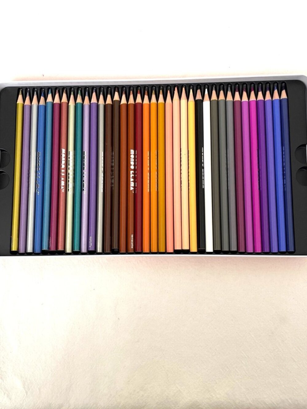 Mondo Llama Colored Pencils Set of 72 in Orange Tin Box Arts & Crafts - Picture 3 of 5